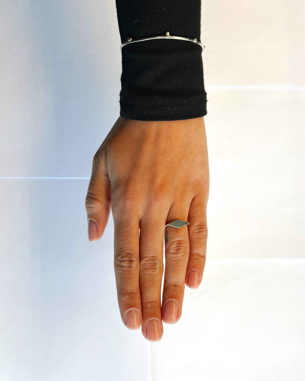 GEOMETRIC RING
