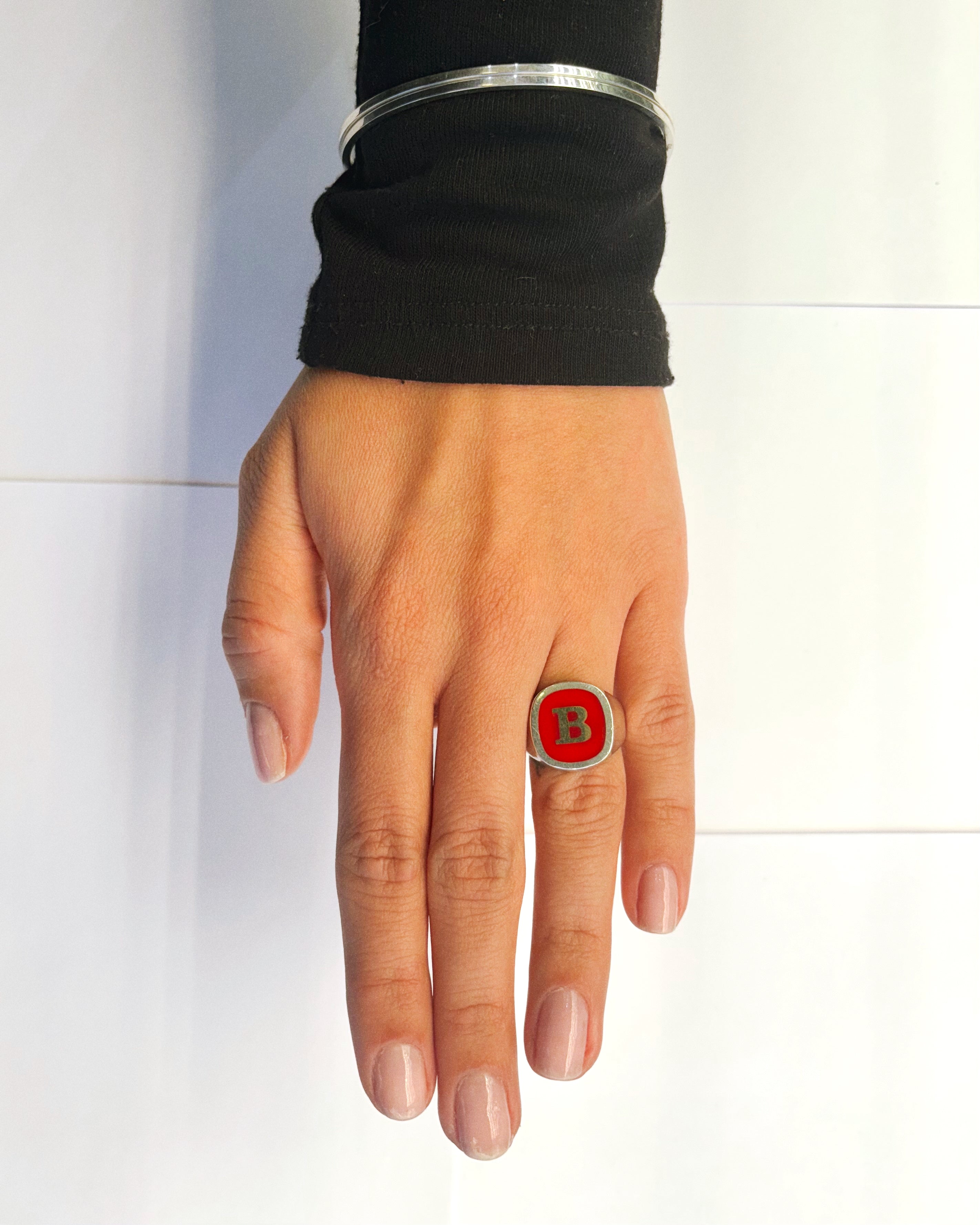 LETTER SIGNET RING TRADITIONAL