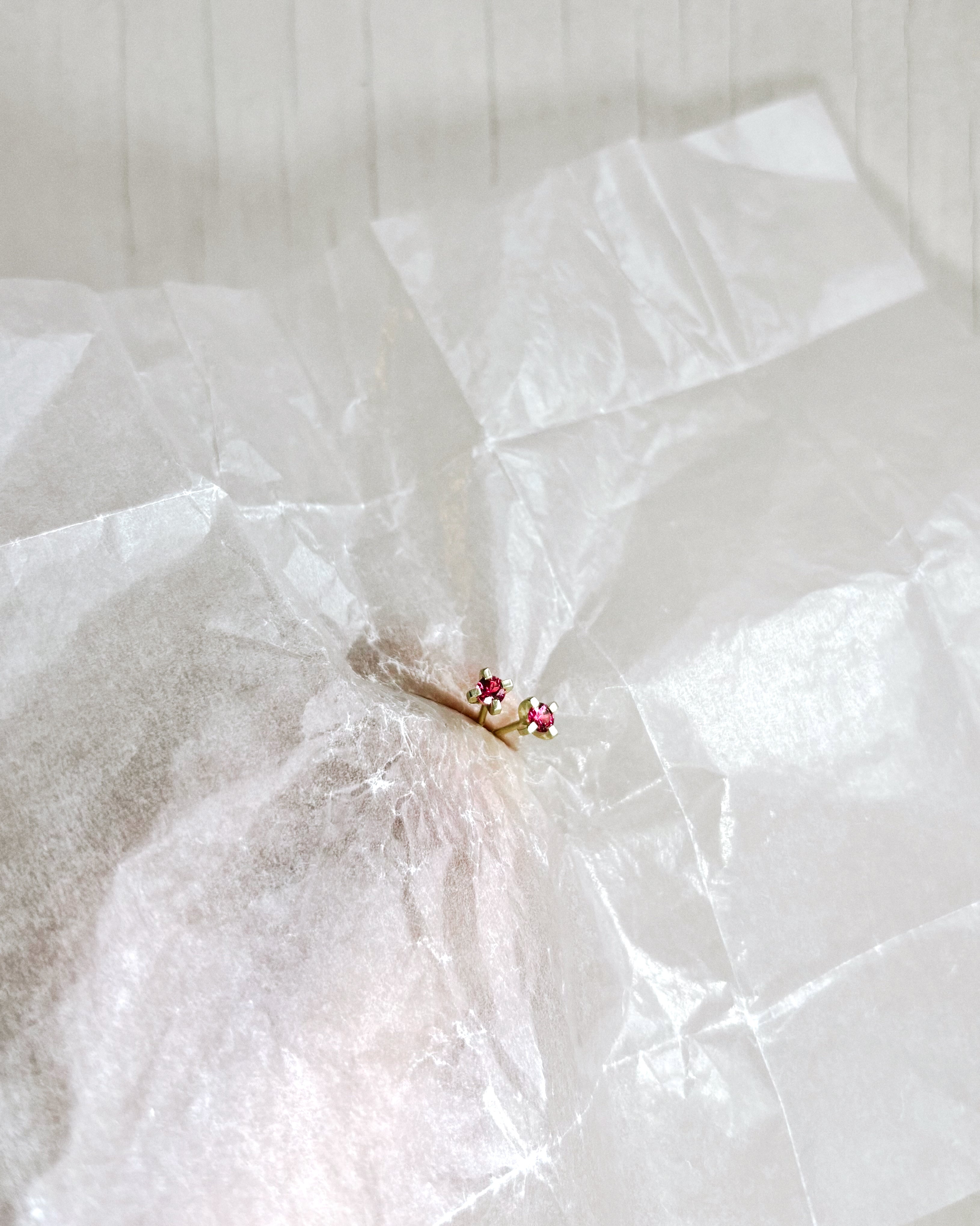 PINK SPINEL EAR STUD