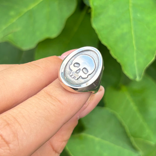 SKULL SIGNET RING