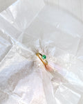 14 karat guld ring med grøn smaragd som center sten forlovelsesring gave unika ring fra hilbert københavn